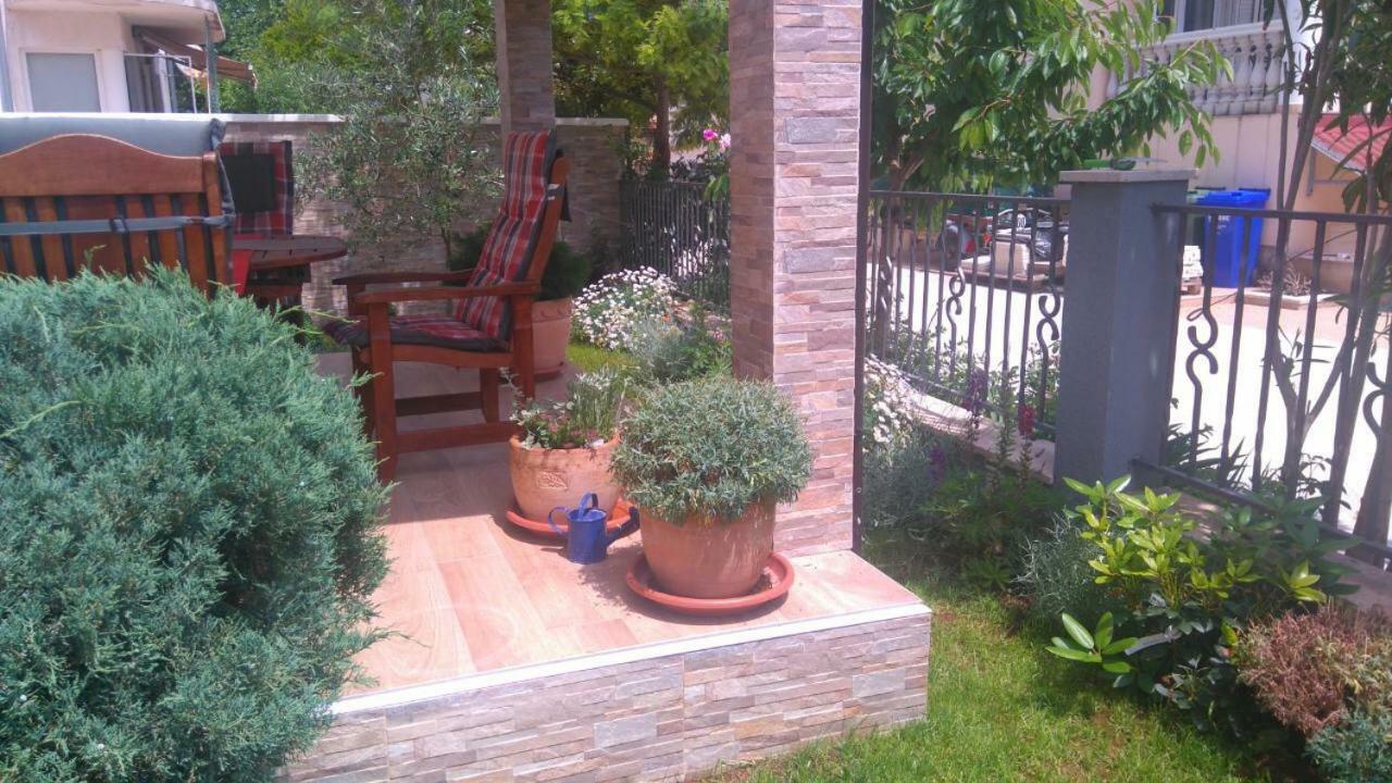 Sunset Apartment With A Private Yard At Medulin Riviera Exterior foto